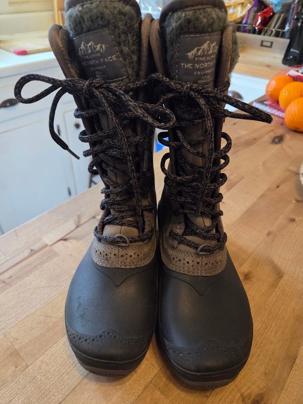 The North Face Shellista II Mid Waterproof Winter Boots Gray/Black Womens Size 5